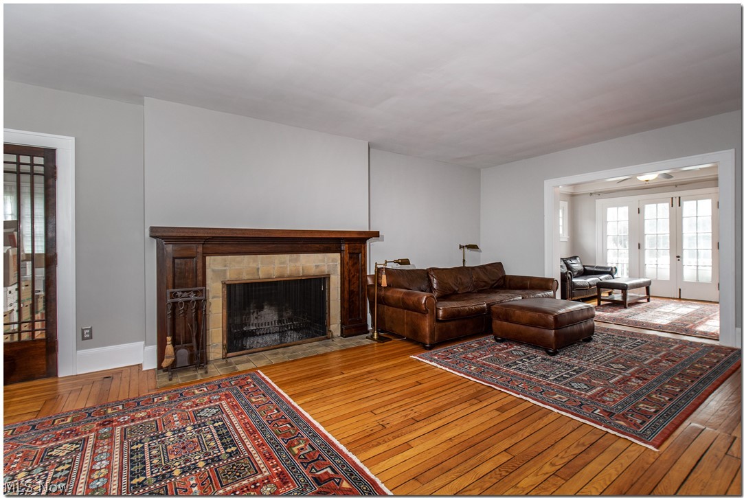 2177 South Overlook Road Cleveland, OH 44106 - Photo 4 of 35 Large and gracious Living Room w/a woodburning fireplace