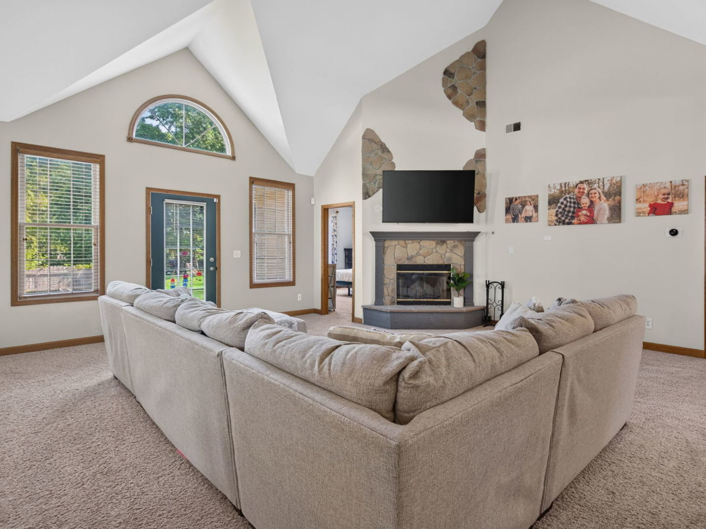 878 West Kennedy Road Braidwood, IL 60408 - Photo 8 of 34