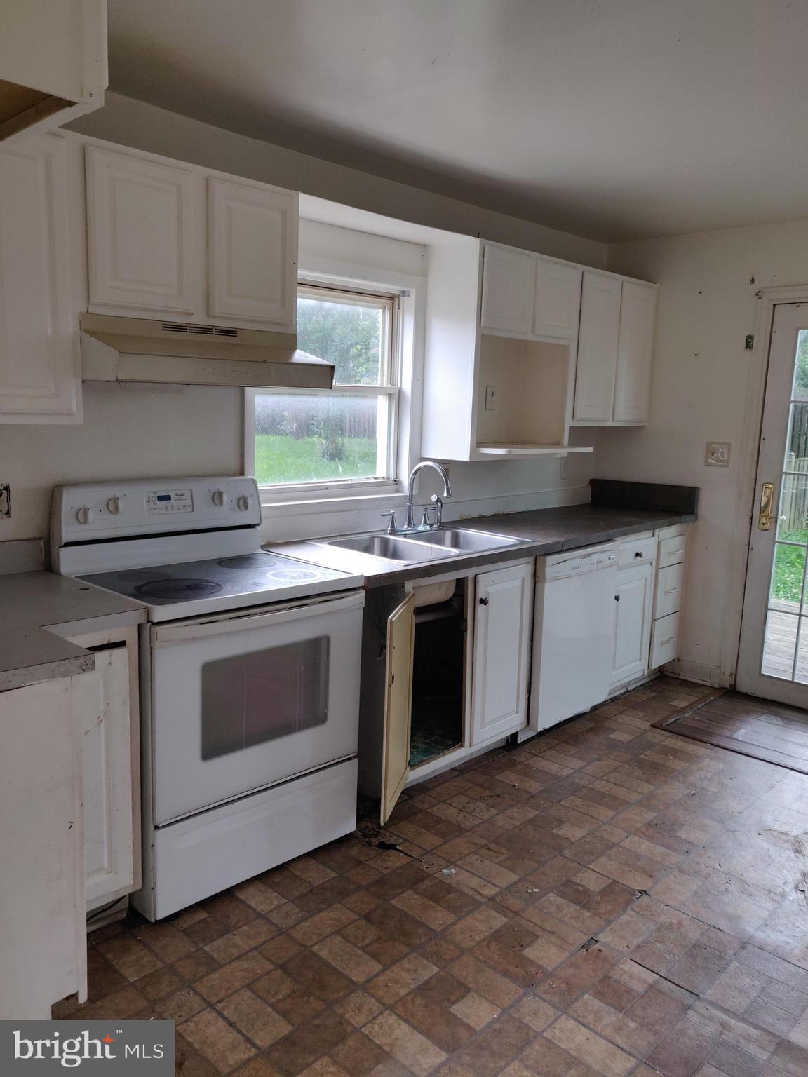 3912 Inner Circle Baltimore, MD 21225 - Photo 5 of 20 Gallery Image 5