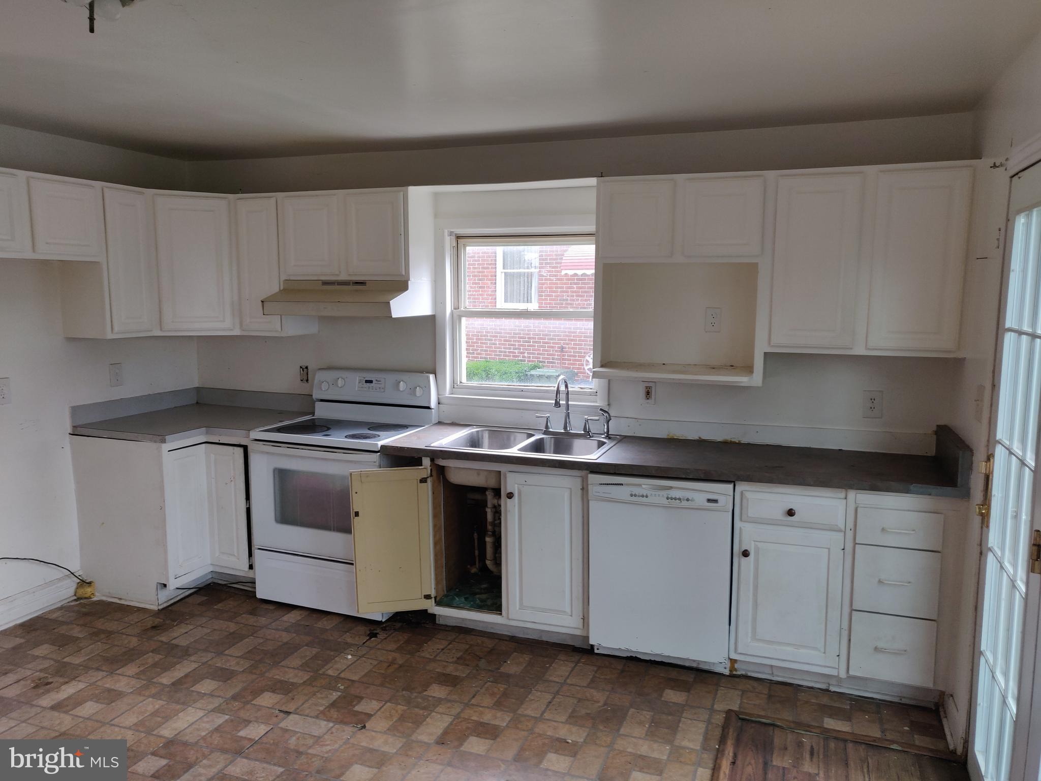 3912 Inner Circle Baltimore, MD 21225 - Photo 7 of 20 Gallery Image 7