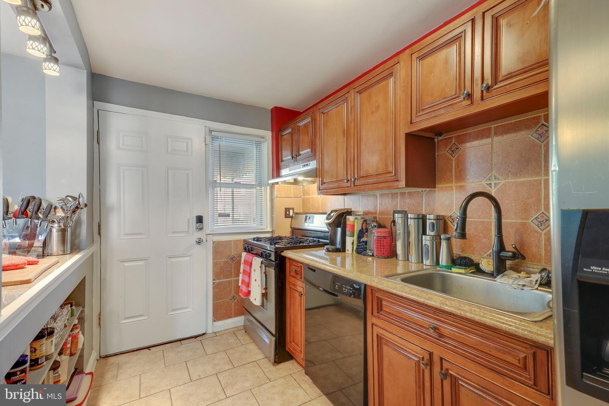 4457 Eldone Road Baltimore, MD 21229 - Photo 11 of 31