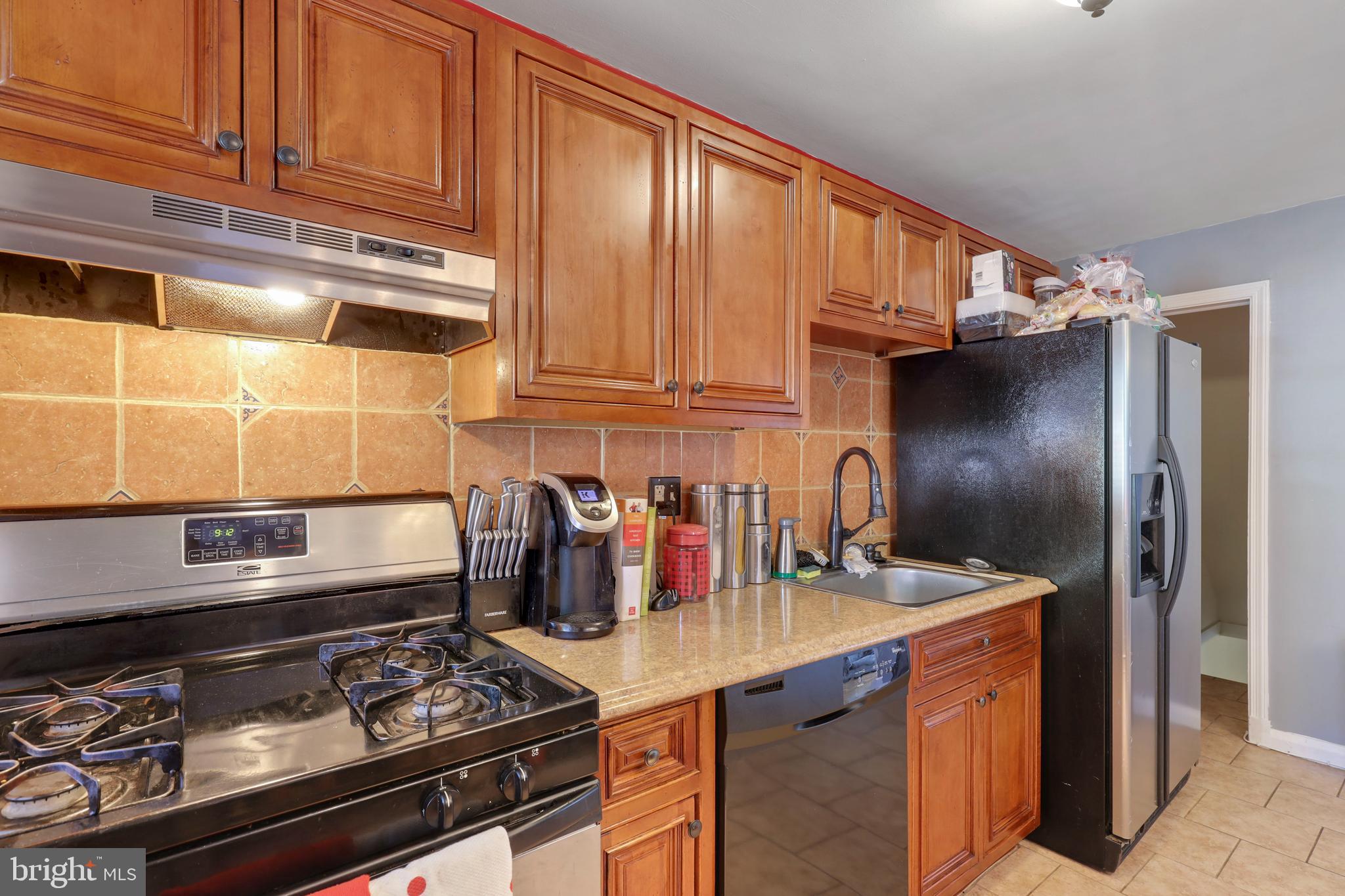 4457 Eldone Road Baltimore, MD 21229 - Photo 12 of 31