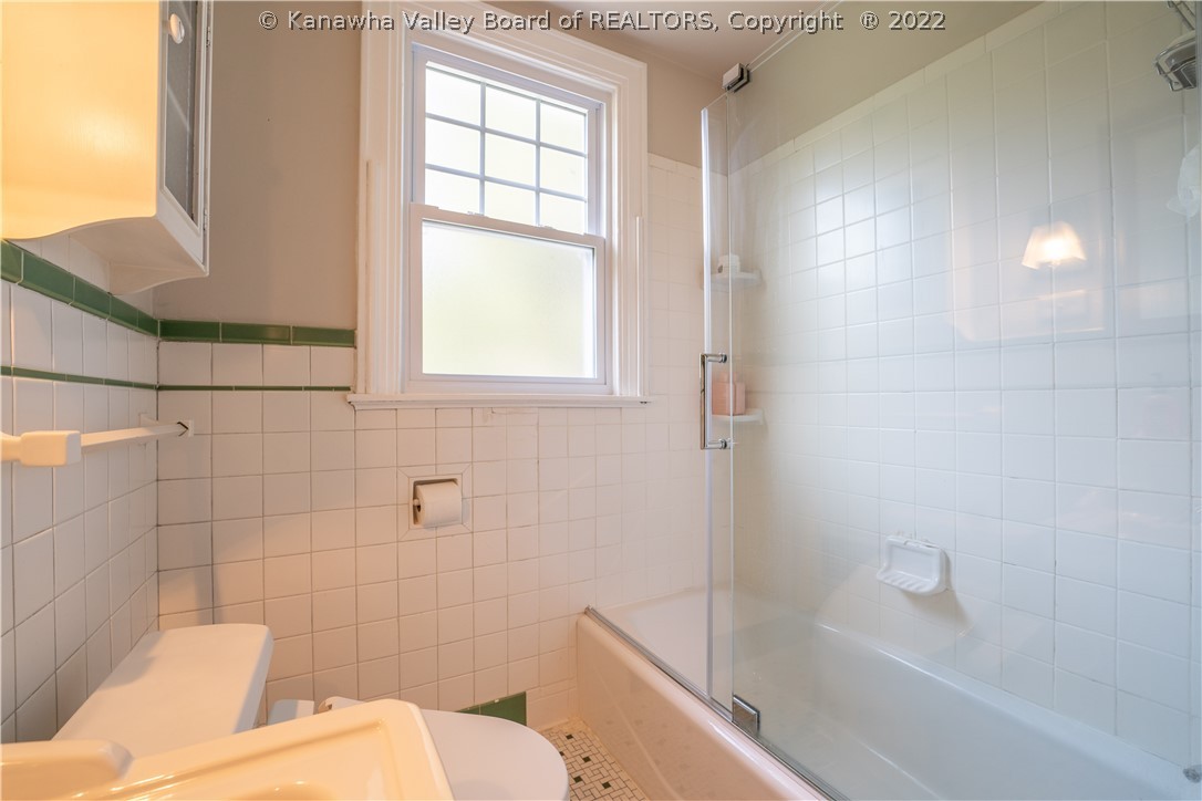 1004 Loudon Heights Road Charleston, WV 25314 - Photo 34 of 43 Gallery Image 34