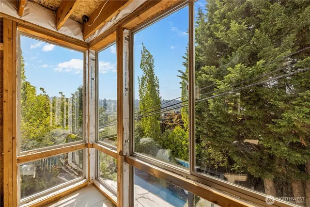 $1,155,000 | 3819 A Fremont Avenue North, Seattle, WA 98103