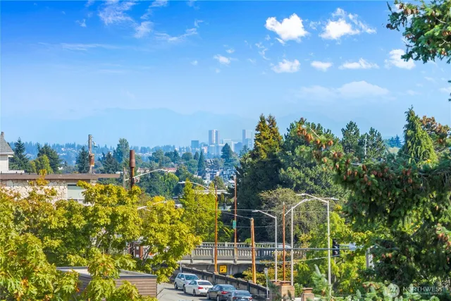 $1,155,000 | 3819 A Fremont Avenue North, Seattle, WA 98103