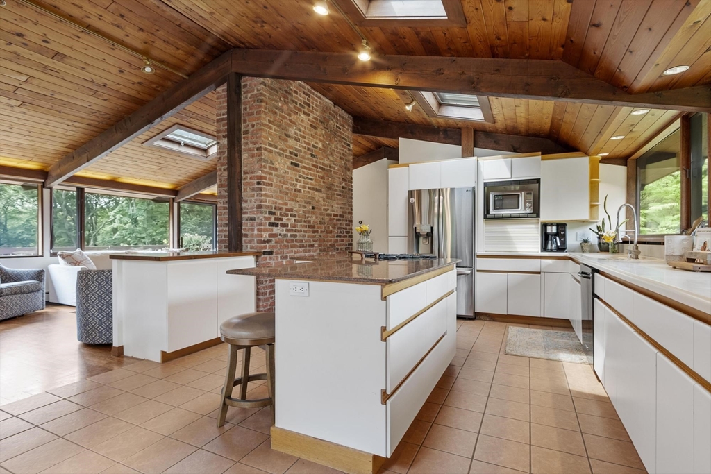 64 Woodside Road Harvard, MA 01451 - Photo 2 of 31