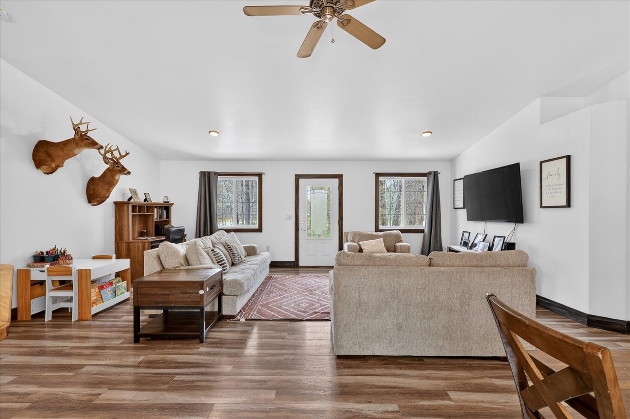 20392 Gates Road Howard City, MI 49329 - Photo 8 of 42