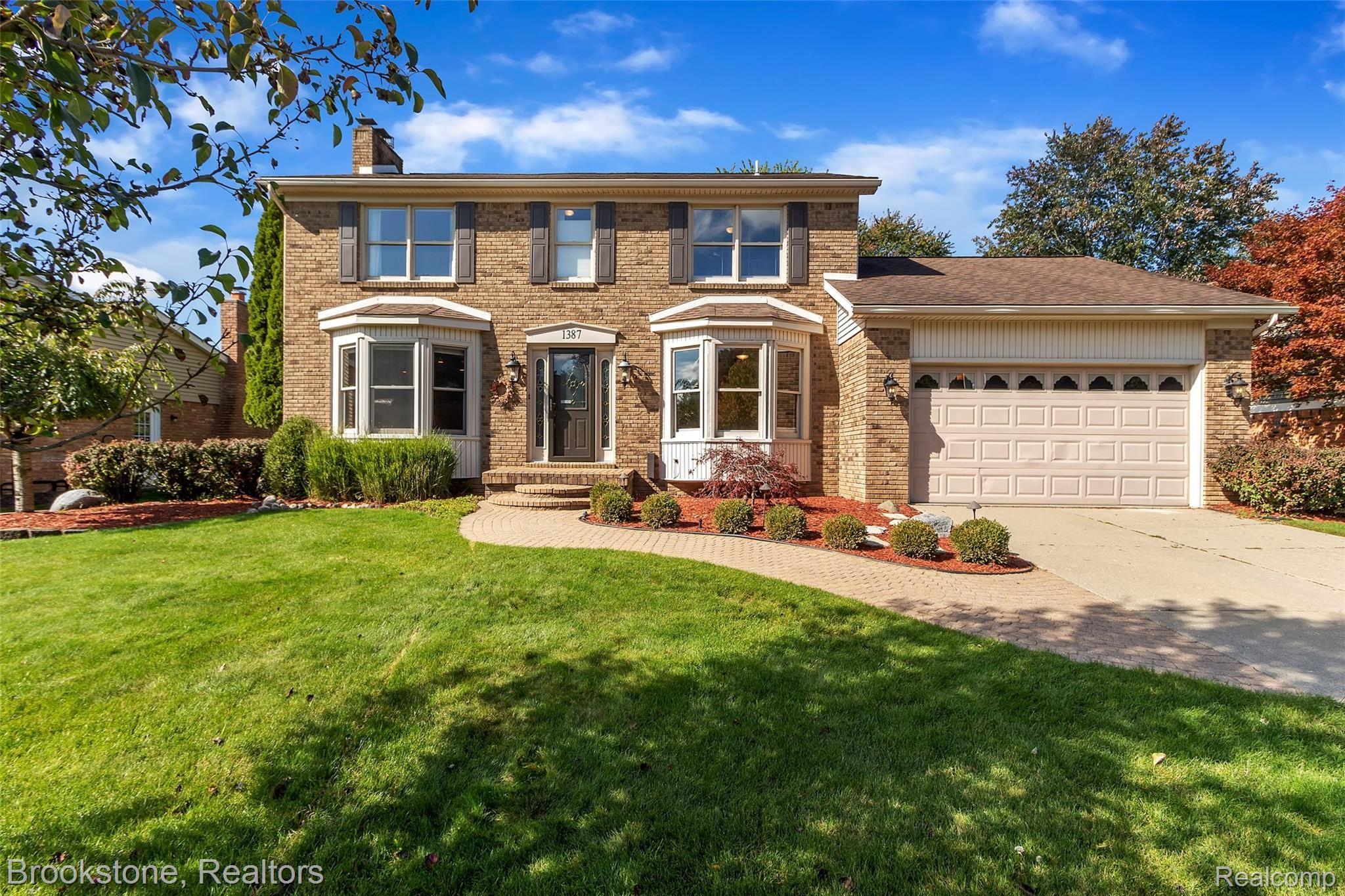1387 Royal Crescent Street Rochester, MI 48306 - Photo 33 of 33 03-1387-Royal-Crescent-St-WindowSti.jpg
