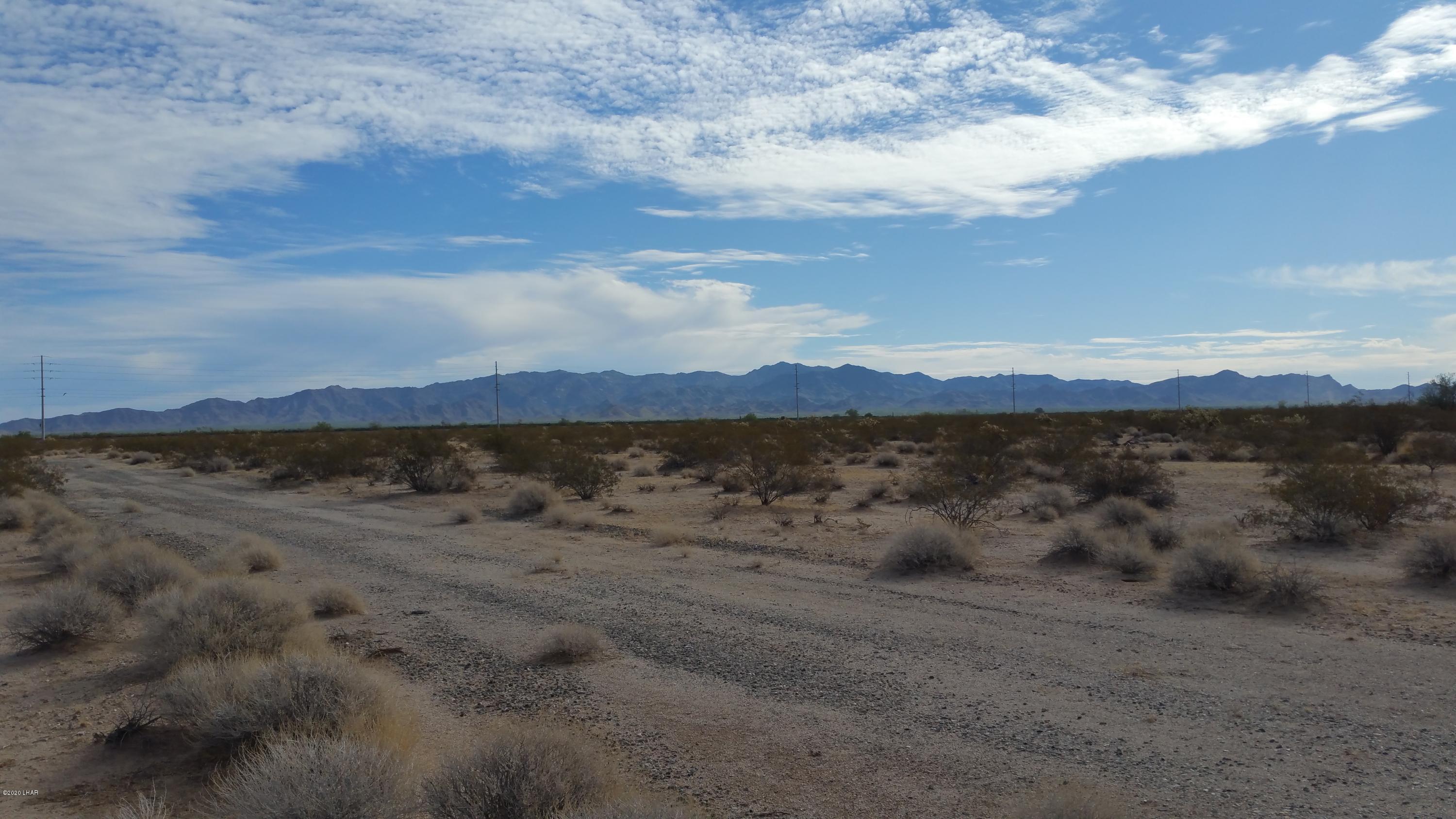 52131 Sebastion Way Salome, AZ 85348 - Photo 2 of 5 20170926_085904