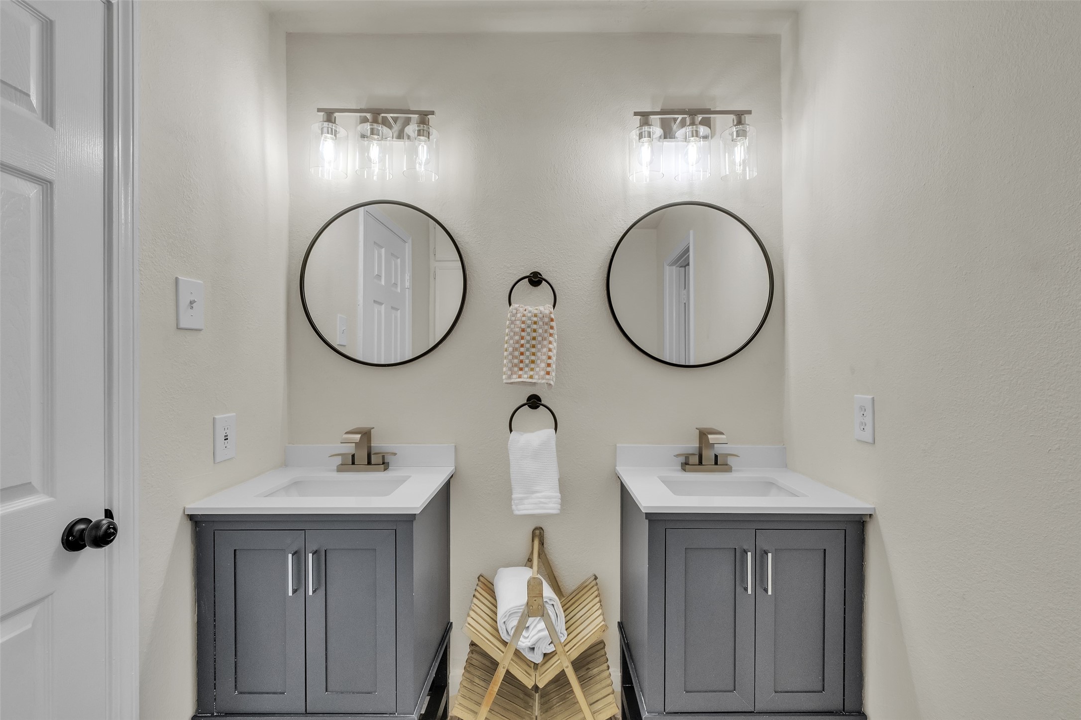 5502 Hewitt Drive Houston, TX 77092 - Photo 25 of 34