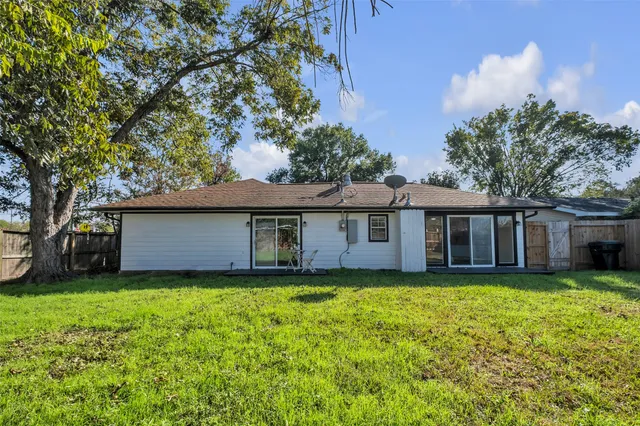 $415,000 | 5502 Hewitt Drive, Houston, TX 77092