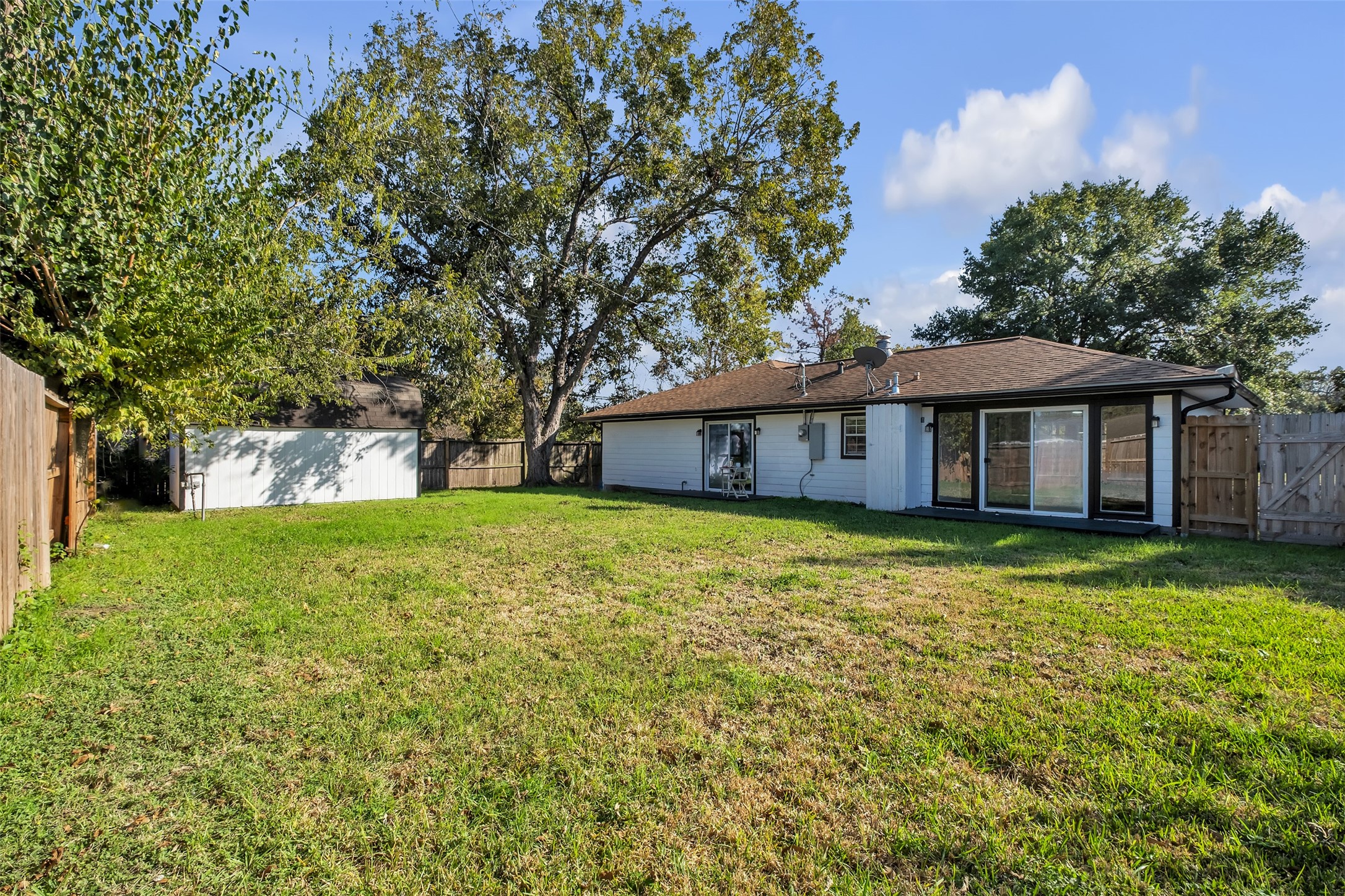 5502 Hewitt Drive Houston, TX 77092 - Photo 27 of 34