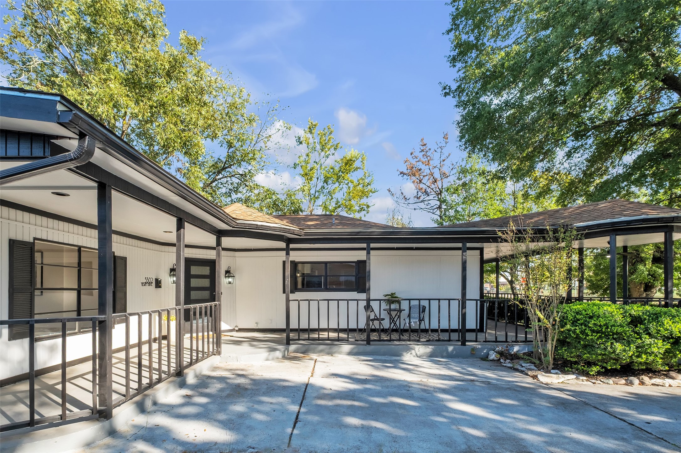 5502 Hewitt Drive Houston, TX 77092 - Photo 33 of 34