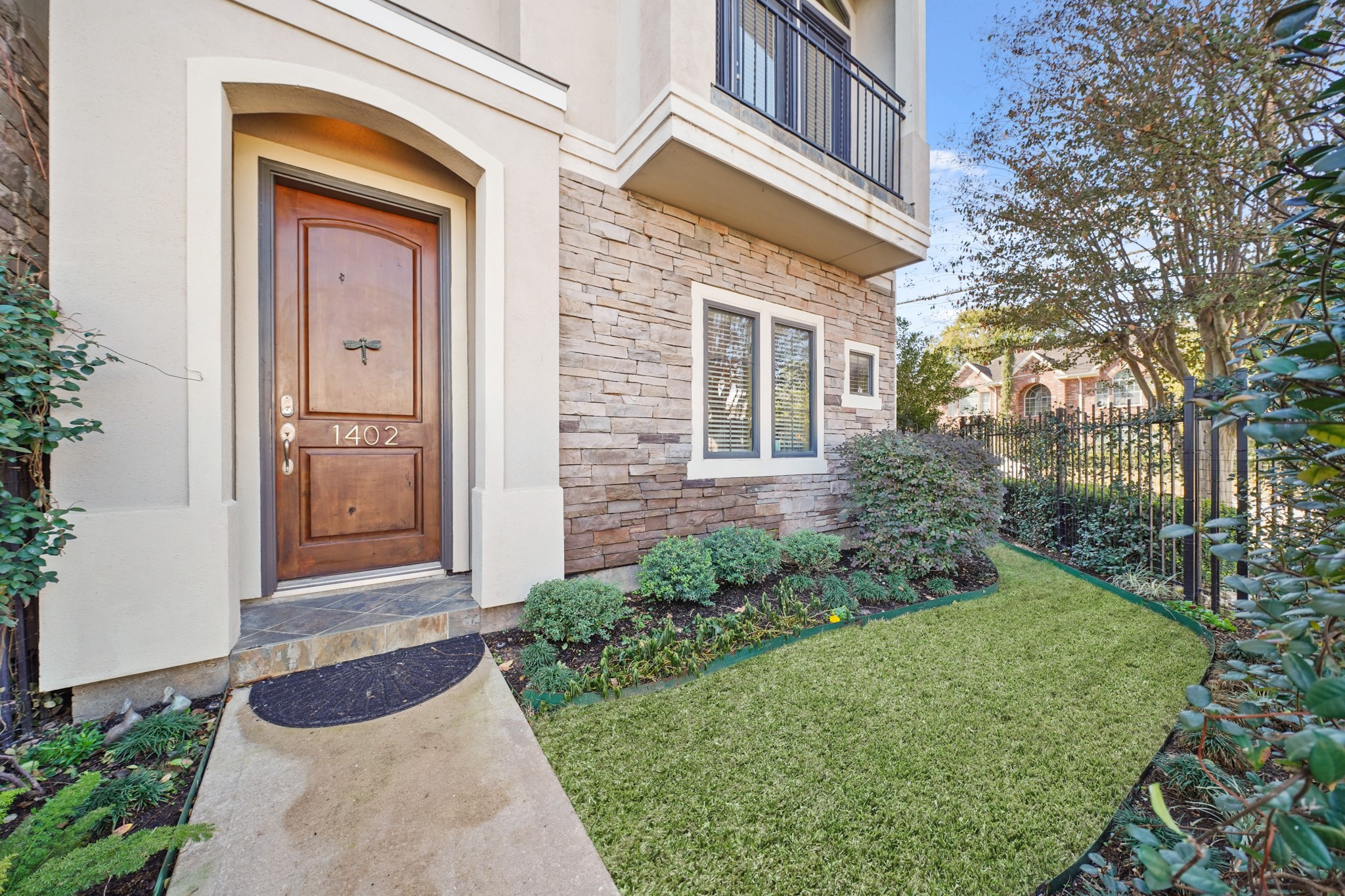 1402 Wheeler Avenue Houston, TX 77004 - Photo 2 of 40 a view of a back yard of the house