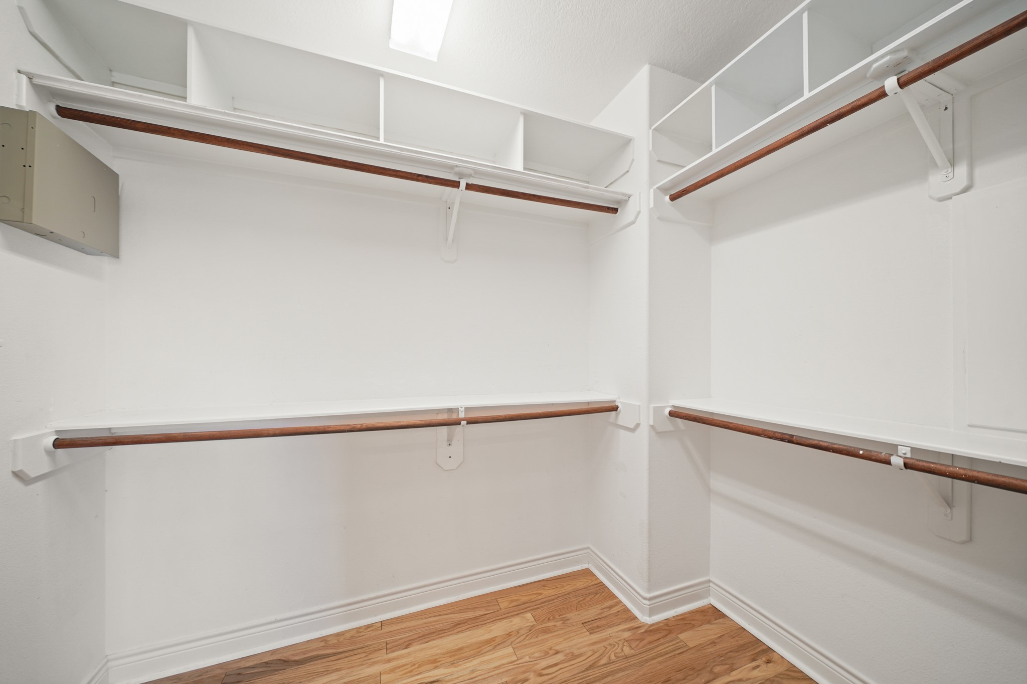 1402 Wheeler Avenue Houston, TX 77004 - Photo 25 of 40 a view of an empty walk in closet