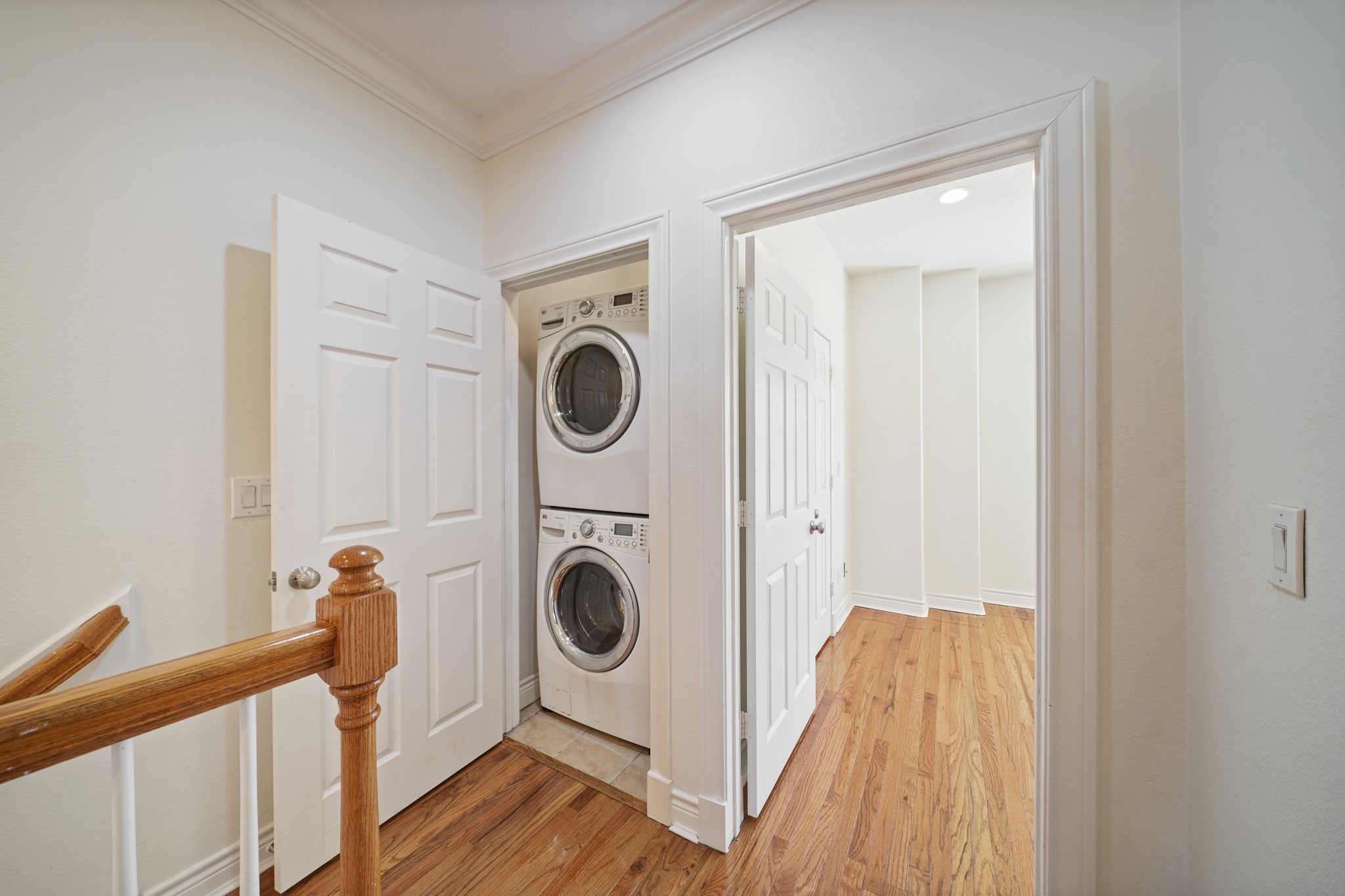 1402 Wheeler Avenue Houston, TX 77004 - Photo 32 of 40 a utility room with dryer and washer