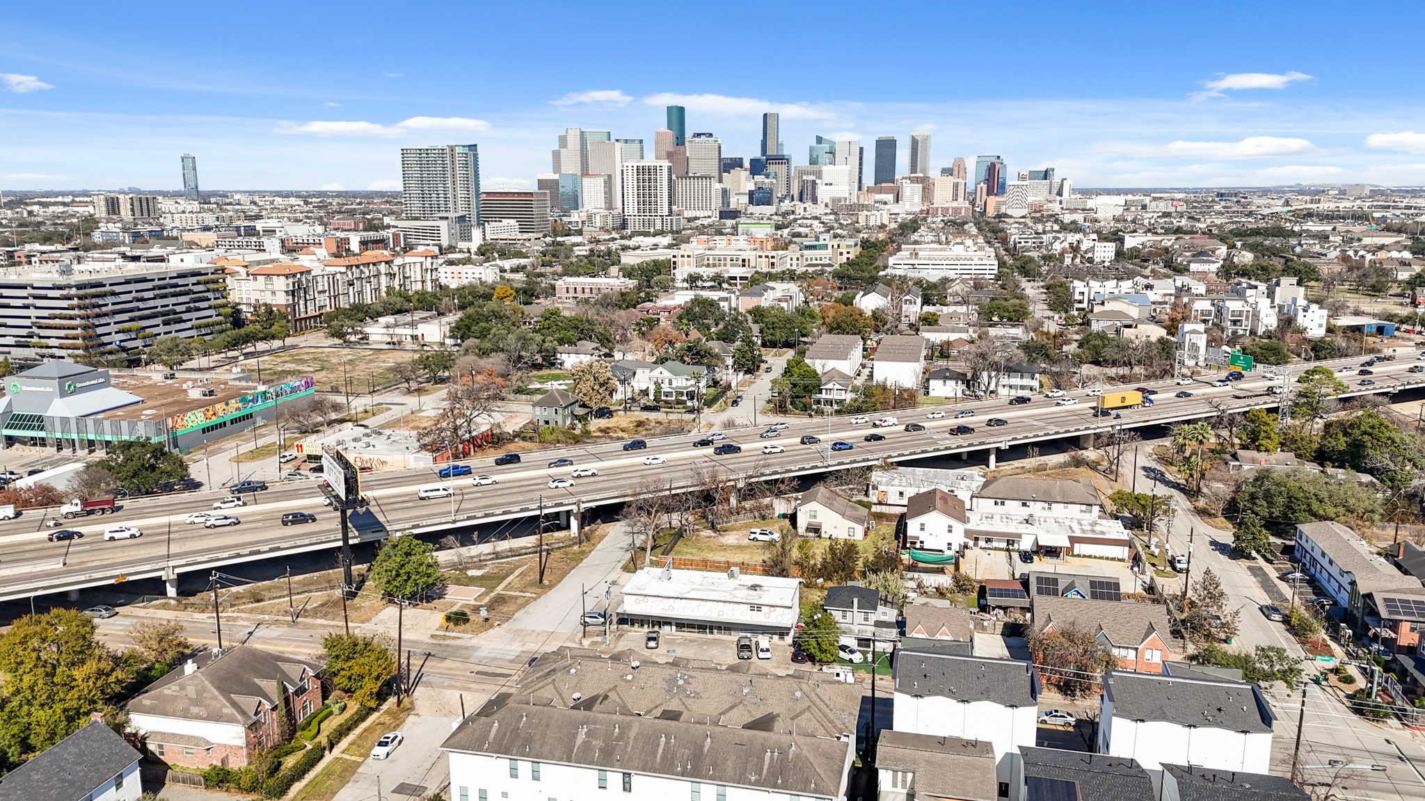 1402 Wheeler Avenue Houston, TX 77004 - Photo 38 of 40 a view of a city