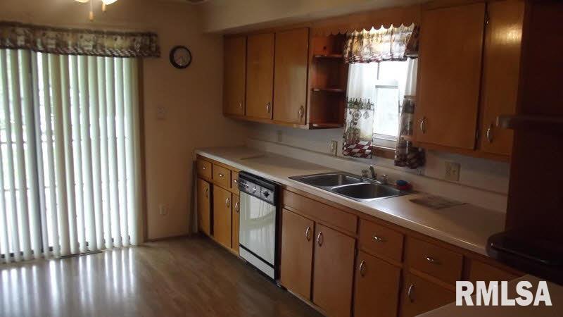 104 George Street Anna, IL 62906 - Photo 2 of 20