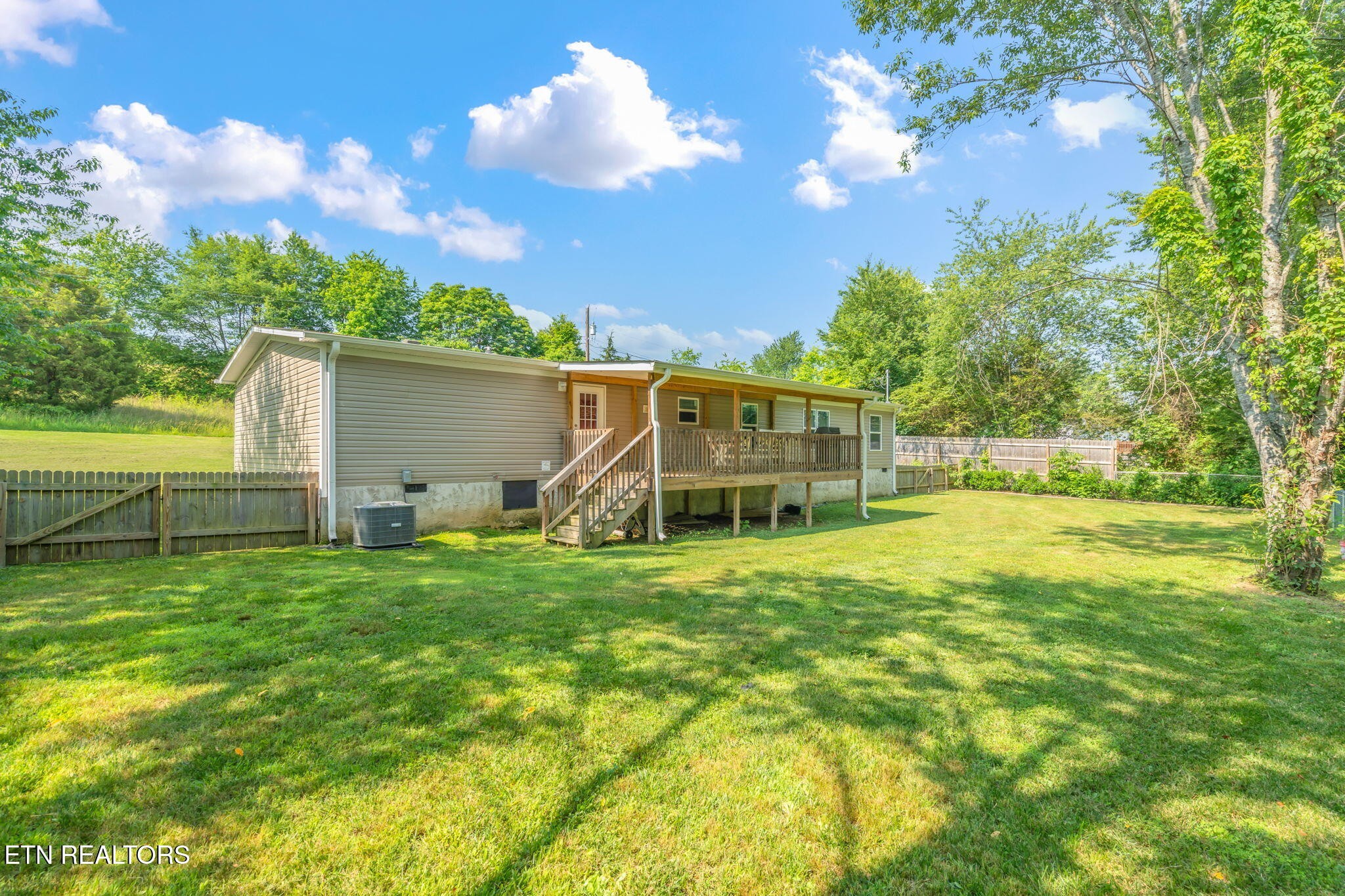 20156 Steekee Road Loudon, TN 37774 - Photo 29 of 46 a house view with a garden space
