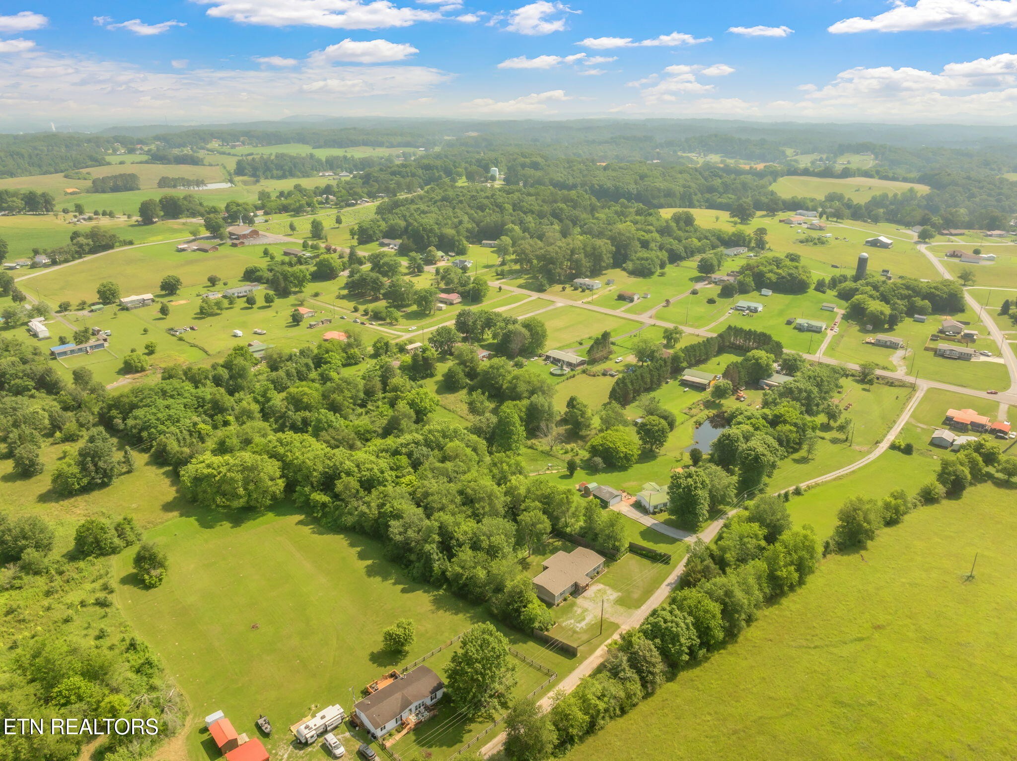 20156 Steekee Road Loudon, TN 37774 - Photo 40 of 46 a view of city and ocean