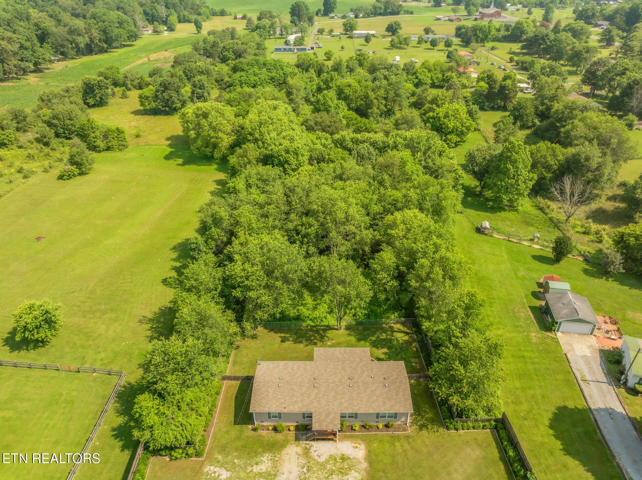 20156 Steekee Road Loudon, TN 37774 - Photo 45 of 46 a view of a yard with an outdoor space