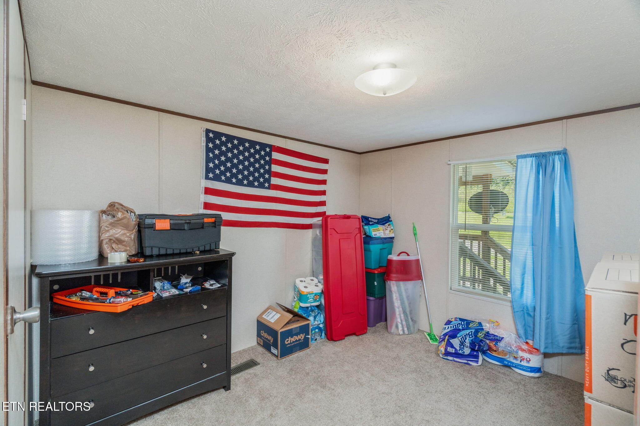 20156 Steekee Road Loudon, TN 37774 - Photo 8 of 46 a room with toys and dresser