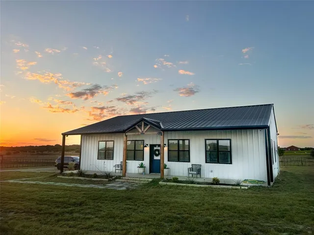 $795,000 | 925 Clear Spring Road, Stephenville, TX 76401
