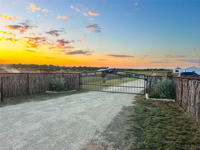 $795,000 | 925 Clear Spring Road, Stephenville, TX 76401