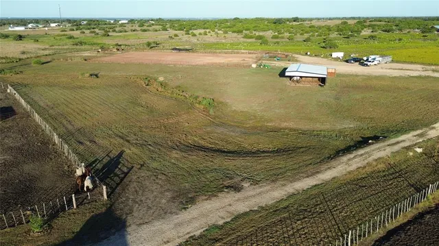 $795,000 | 925 Clear Spring Road, Stephenville, TX 76401