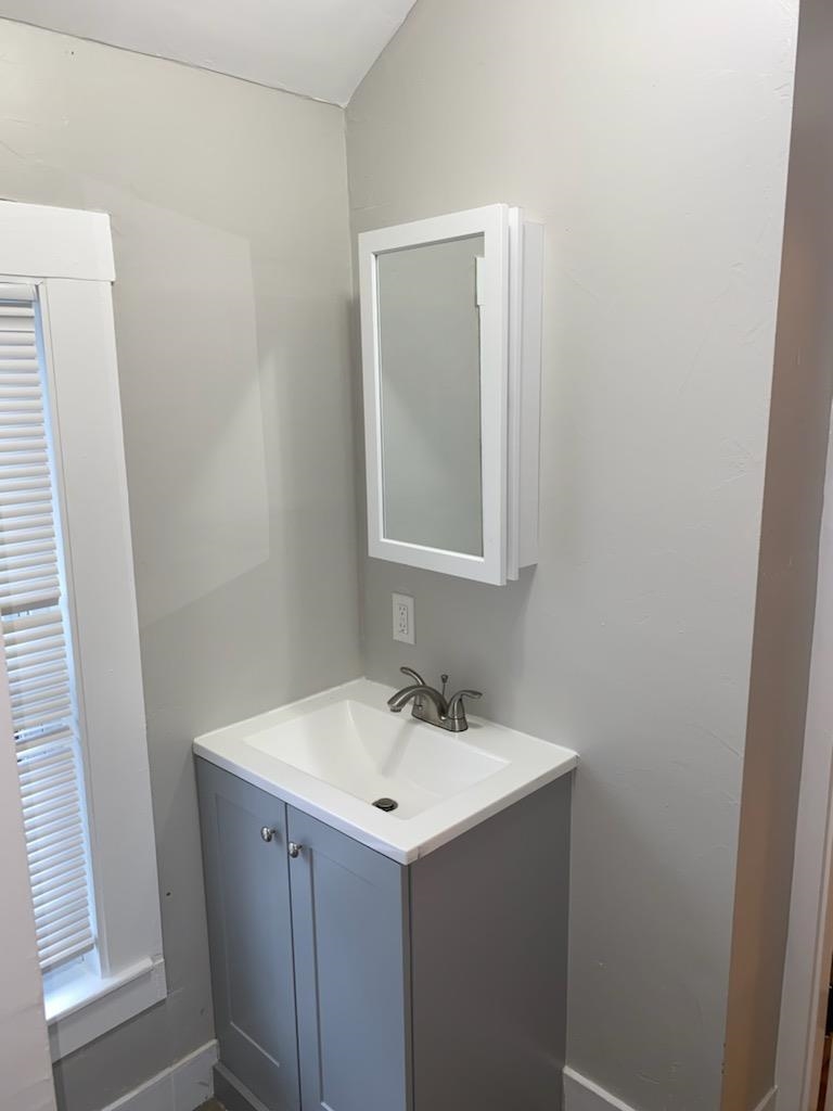 26 Pierce Street Concord, NH 03301 - Photo 7 of 18 Gallery Image 7