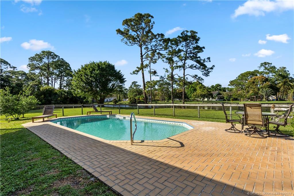 10943 Southwest Hawkview Circle Stuart, FL 34997 - Photo 4 of 47 Gallery Image 4