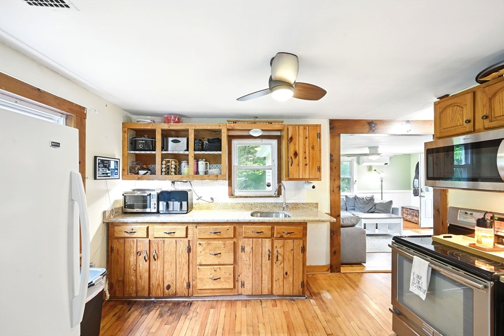 24 Barnett Road Sutton, MA 01590 - Photo 13 of 38