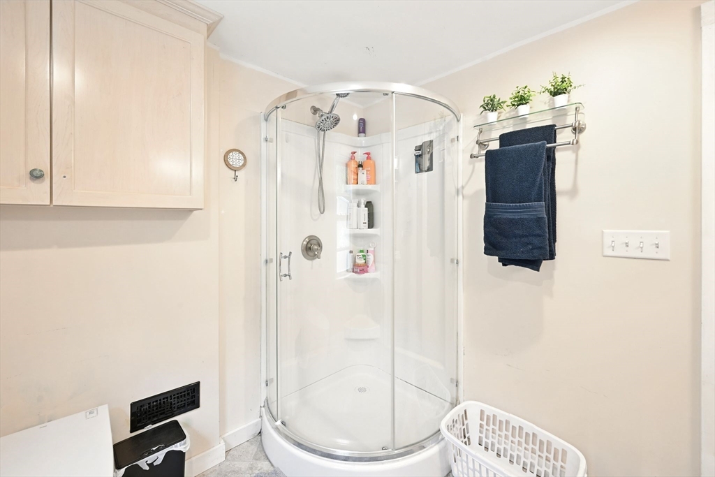 24 Barnett Road Sutton, MA 01590 - Photo 18 of 38