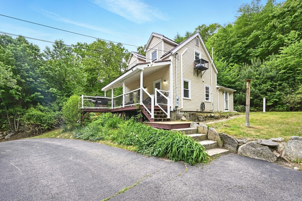 24 Barnett Road Sutton, MA 01590 - Photo 3 of 38