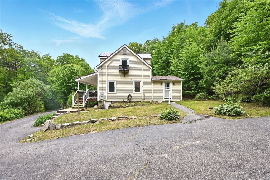 24 Barnett Road Sutton, MA 01590 - Photo 4 of 38