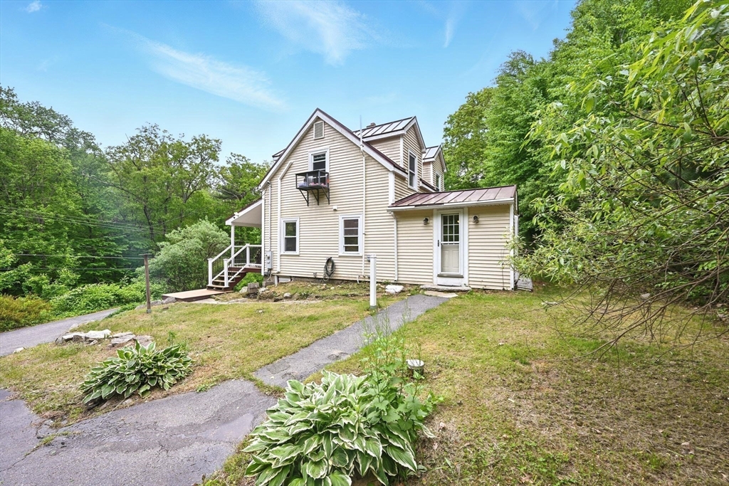 24 Barnett Road Sutton, MA 01590 - Photo 5 of 38