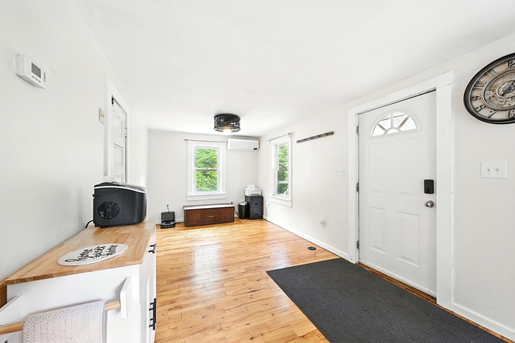 24 Barnett Road Sutton, MA 01590 - Photo 7 of 38