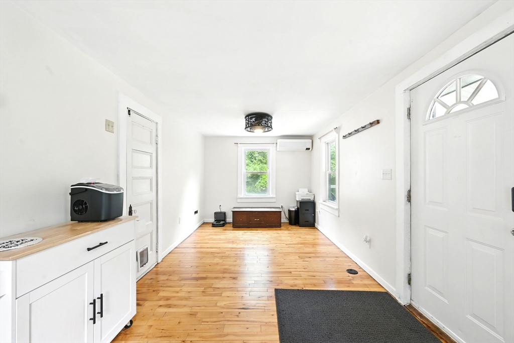 24 Barnett Road Sutton, MA 01590 - Photo 9 of 38