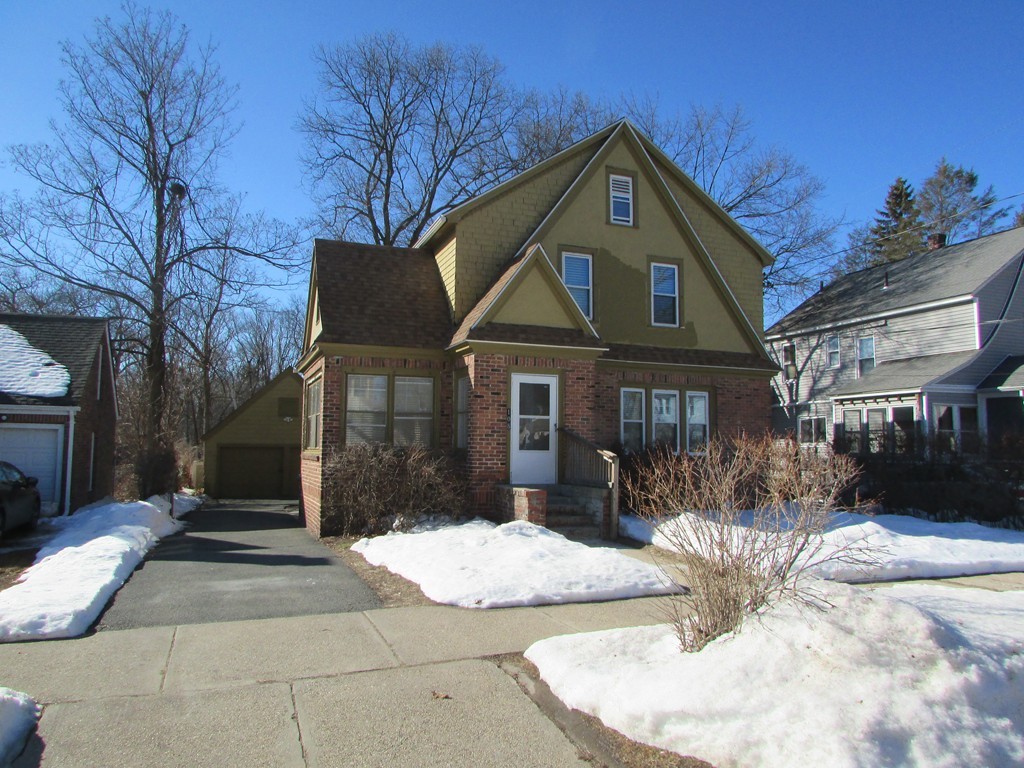 108 Fenwick Street Springfield, MA 01109 - Photo 1 of 15