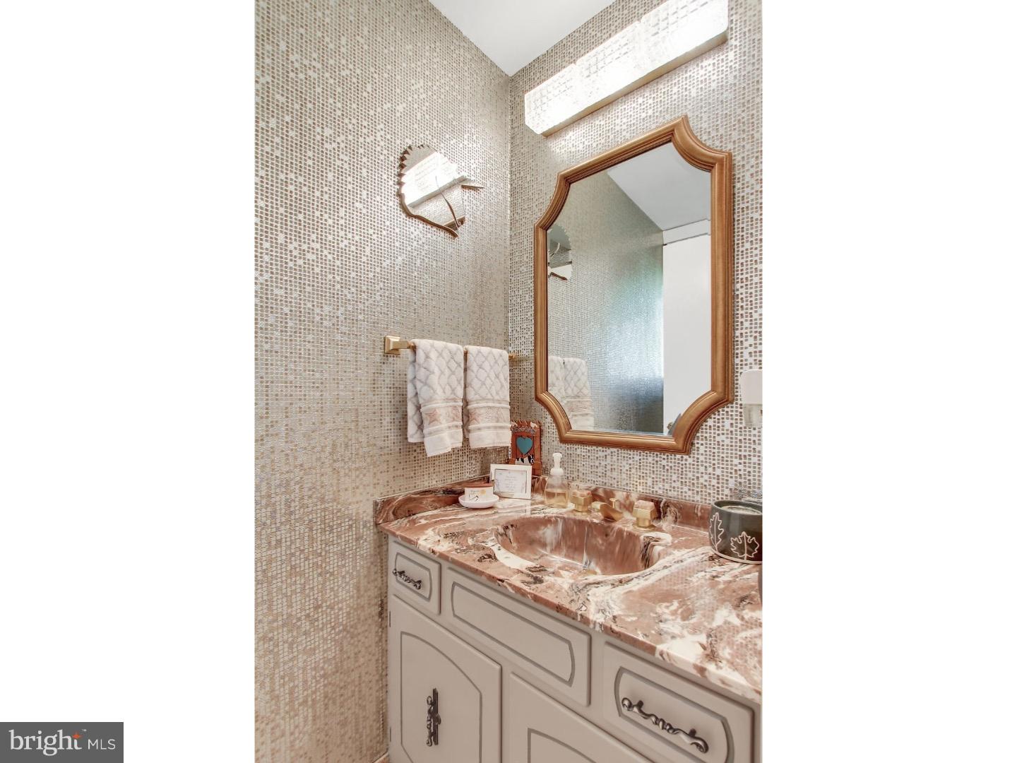 1518 Hill Road Reading, PA 19602 - Photo 12 of 25 Bathroom