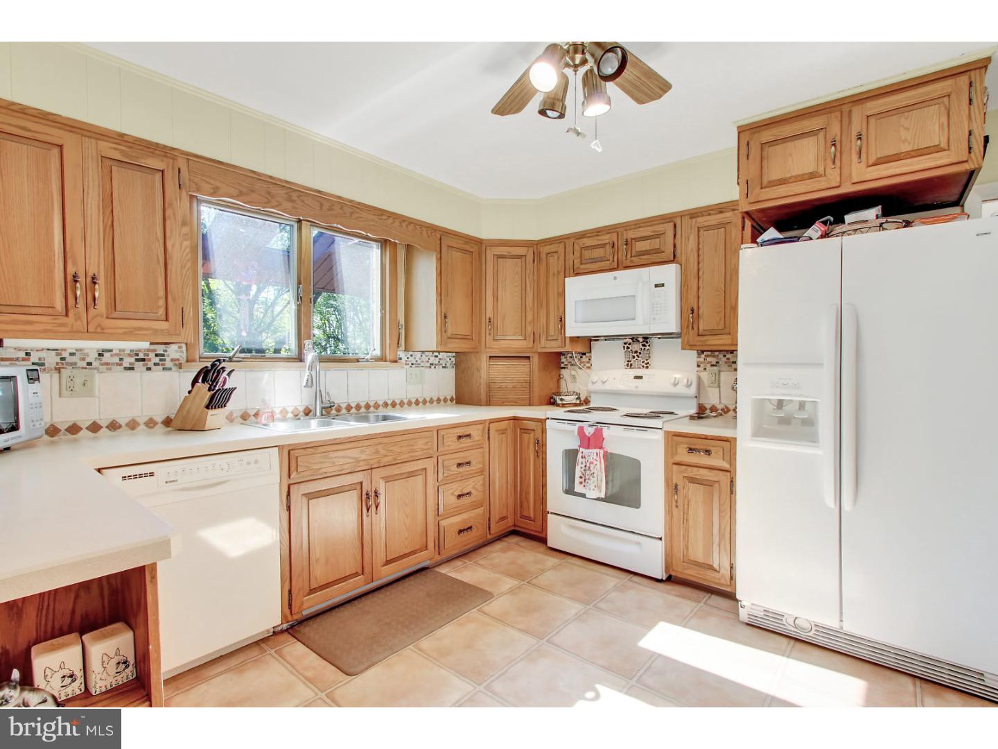 1518 Hill Road Reading, PA 19602 - Photo 7 of 25 Kitchen