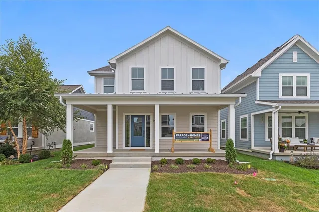 $599,900 | 1025 Southwest Armie Street, Lee's Summit, MO 64081