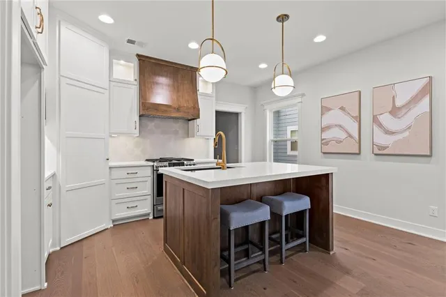 $599,900 | 1025 Southwest Armie Street, Lee's Summit, MO 64081