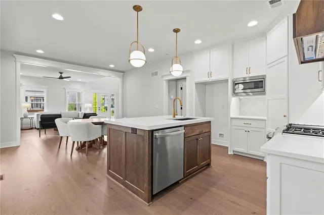 $599,900 | 1025 Southwest Armie Street, Lee's Summit, MO 64081