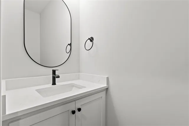 $599,900 | 1025 Southwest Armie Street, Lee's Summit, MO 64081