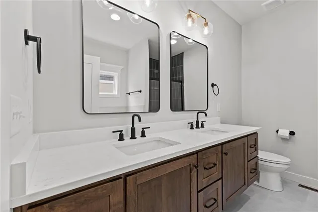 $599,900 | 1025 Southwest Armie Street, Lee's Summit, MO 64081