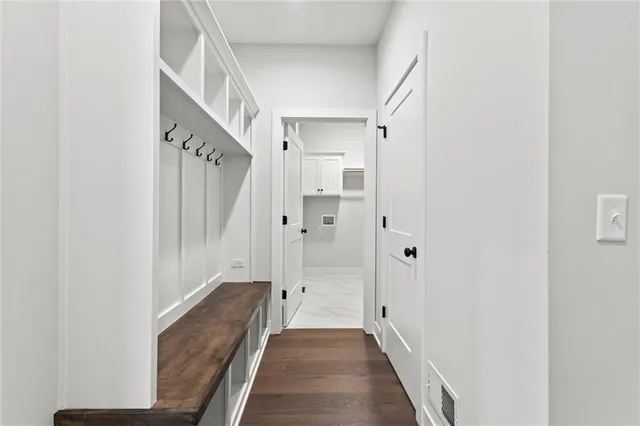 $599,900 | 1025 Southwest Armie Street, Lee's Summit, MO 64081