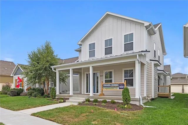 $599,900 | 1025 Southwest Armie Street, Lee's Summit, MO 64081