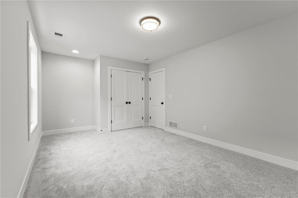 1025 Southwest Armie Street Lee's Summit, MO 64081 - Photo 31 of 38