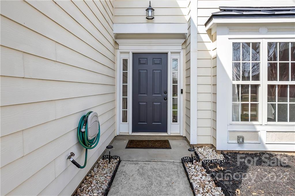 7601 Silverton Way Huntersville, NC 28078 - Photo 2 of 26 a front view of a house
